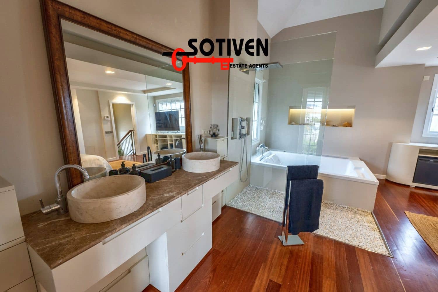 4 soverom Villa til salgs i El Madronal med svømmebasseng garasje - € 1 599 000 (Ref: 10168271)