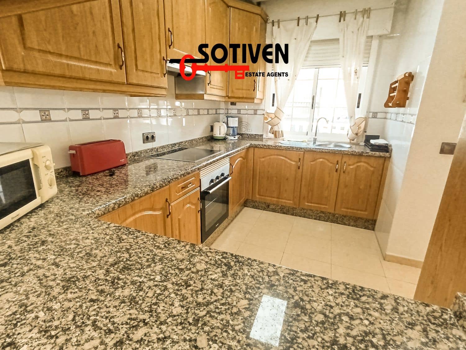 2 slaapkamer Appartement te huur in Torviscas met zwembad - € 1.600 (Ref: 10182663)