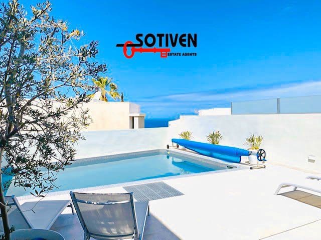 3 soverom Villa til salgs i La Caleta Adeje, Adeje - € 1 395 000 (Ref: 6951351)