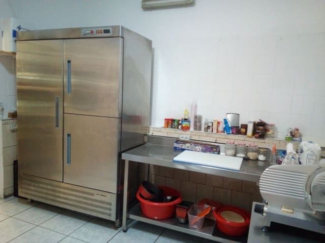 Erhverv til salg i Adeje - € 190.000 (Ref: 7731838)