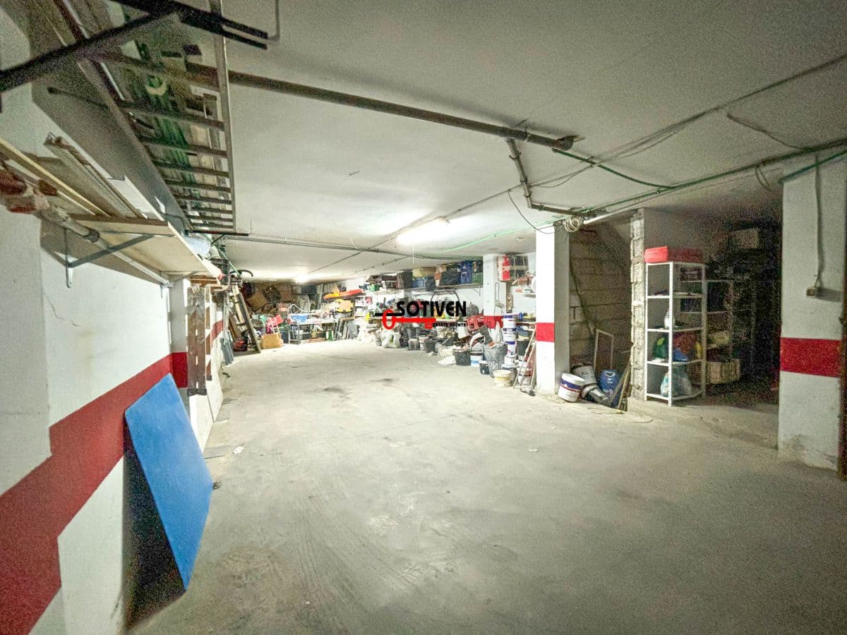 Kaupallinen myytävänä paikassa Adeje - 190 000 € (Ref: 7731838)