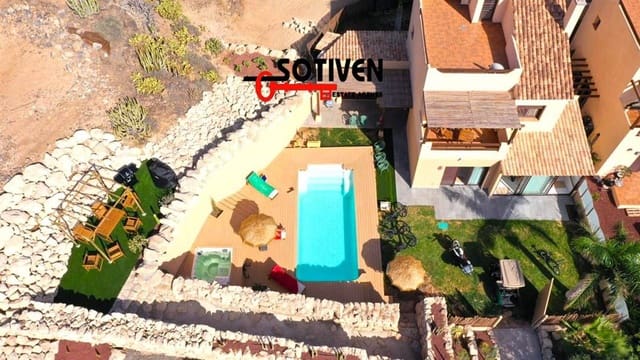 3 soveværelse Villa til salg i Amarilla Golf, San Miguel de Abona med garage - € 1.240.000 (Ref: 7877558)