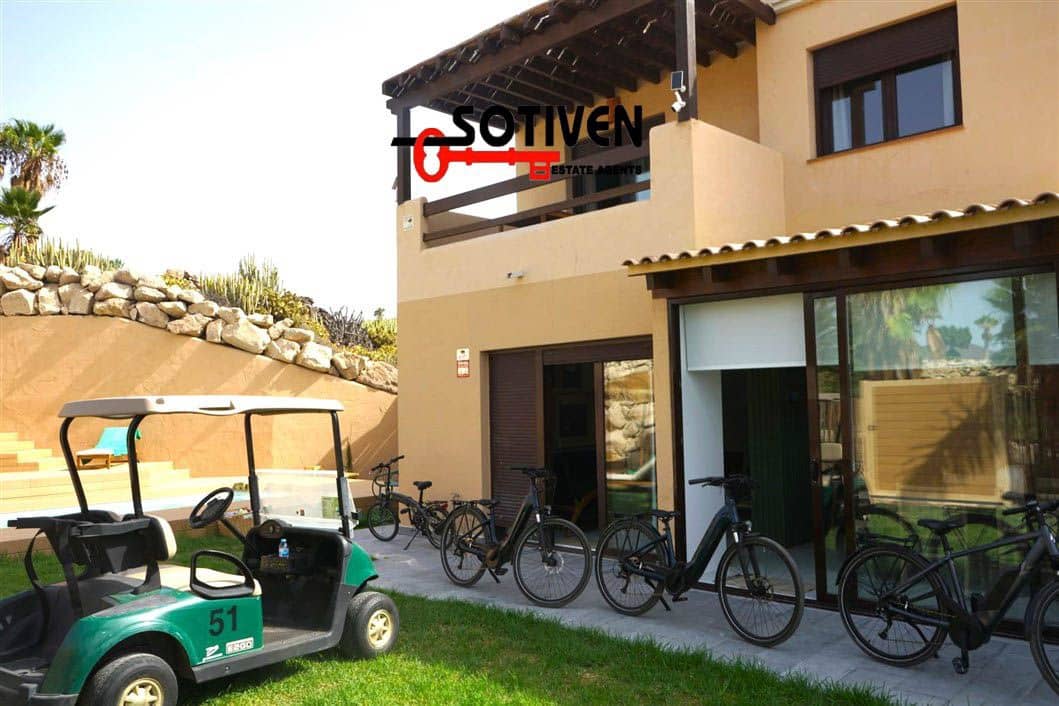 3 soveværelse Villa til salg i Amarilla Golf med garage - € 1.240.000 (Ref: 7877558)