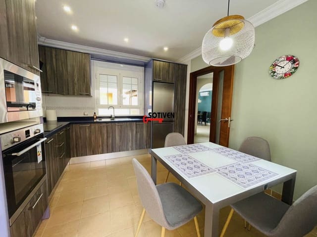 4 makuuhuone Huvila vuokrattavana paikassa Los Cristianos, Arona mukana 
autotalli - 5 500 € (Ref: 8047851)