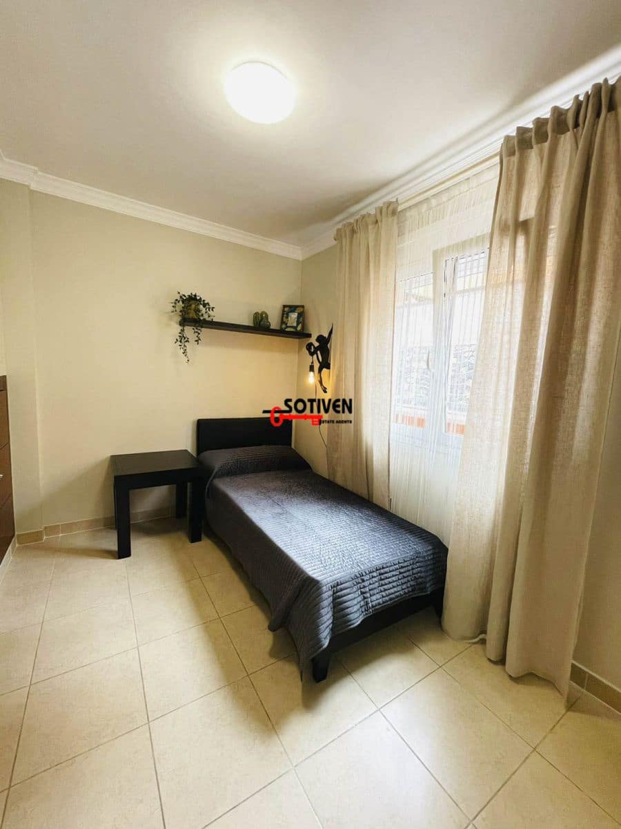 4 soveværelse Villa til leje i Los Cristianos med garage - € 5.500 (Ref: 8047851)