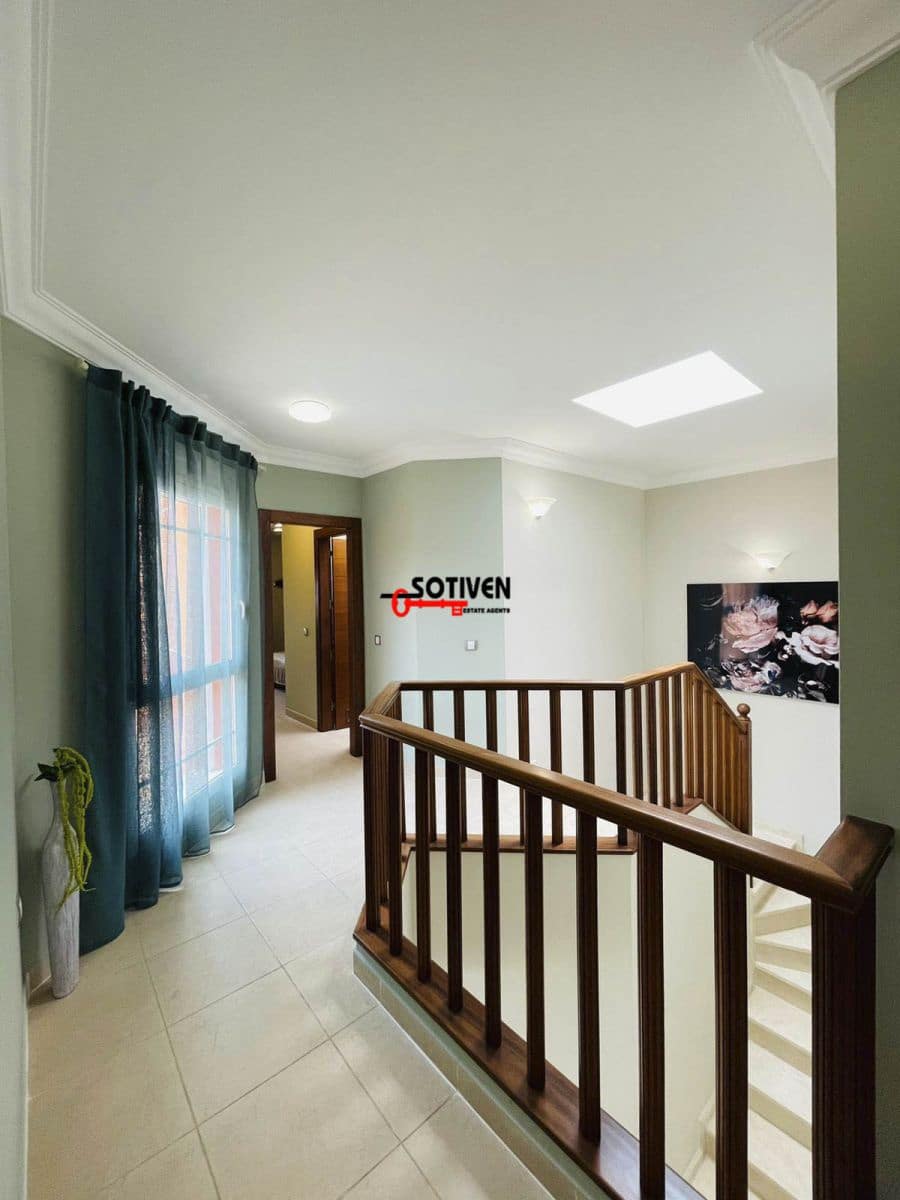 4 soveværelse Villa til leje i Los Cristianos med garage - € 5.500 (Ref: 8047851)