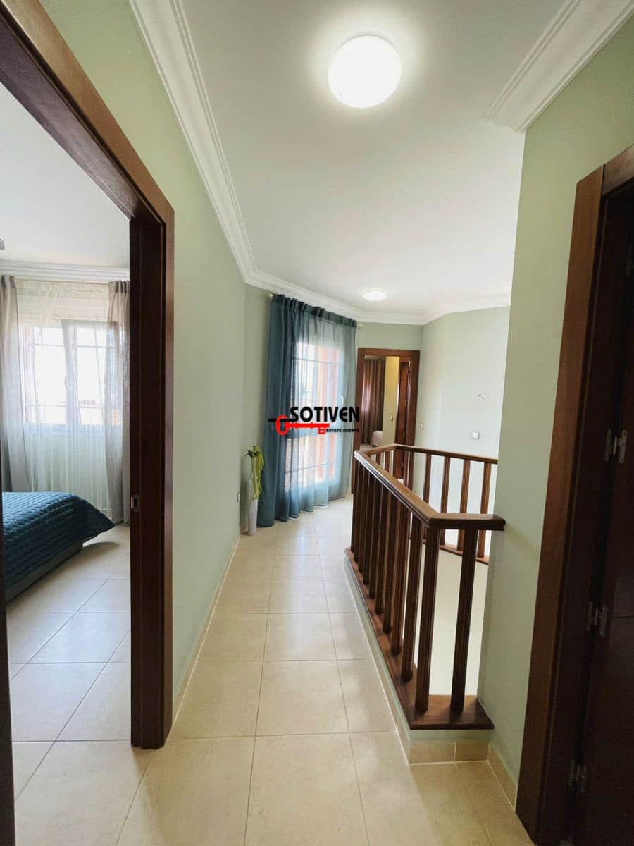 4 soveværelse Villa til leje i Los Cristianos med garage - € 5.500 (Ref: 8047851)