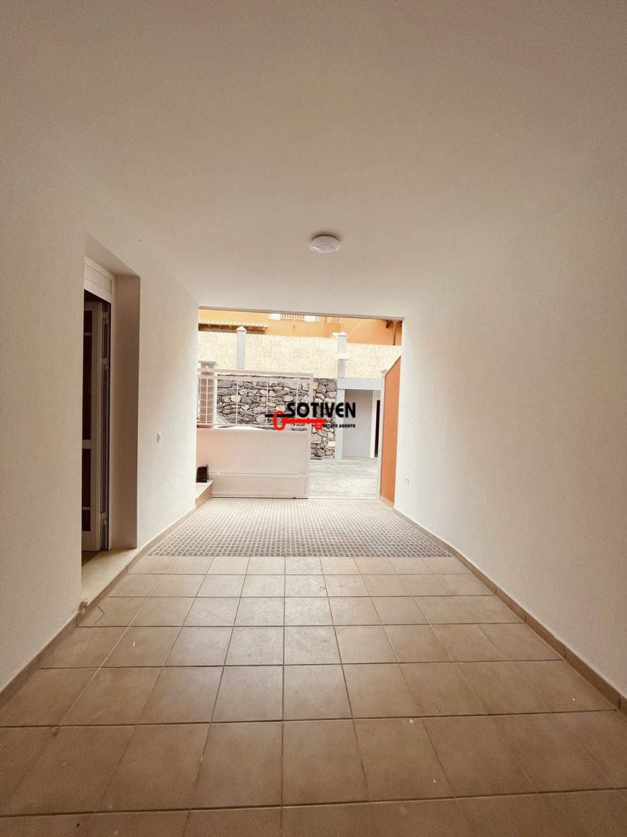 4 soveværelse Villa til leje i Los Cristianos med garage - € 5.500 (Ref: 8047851)