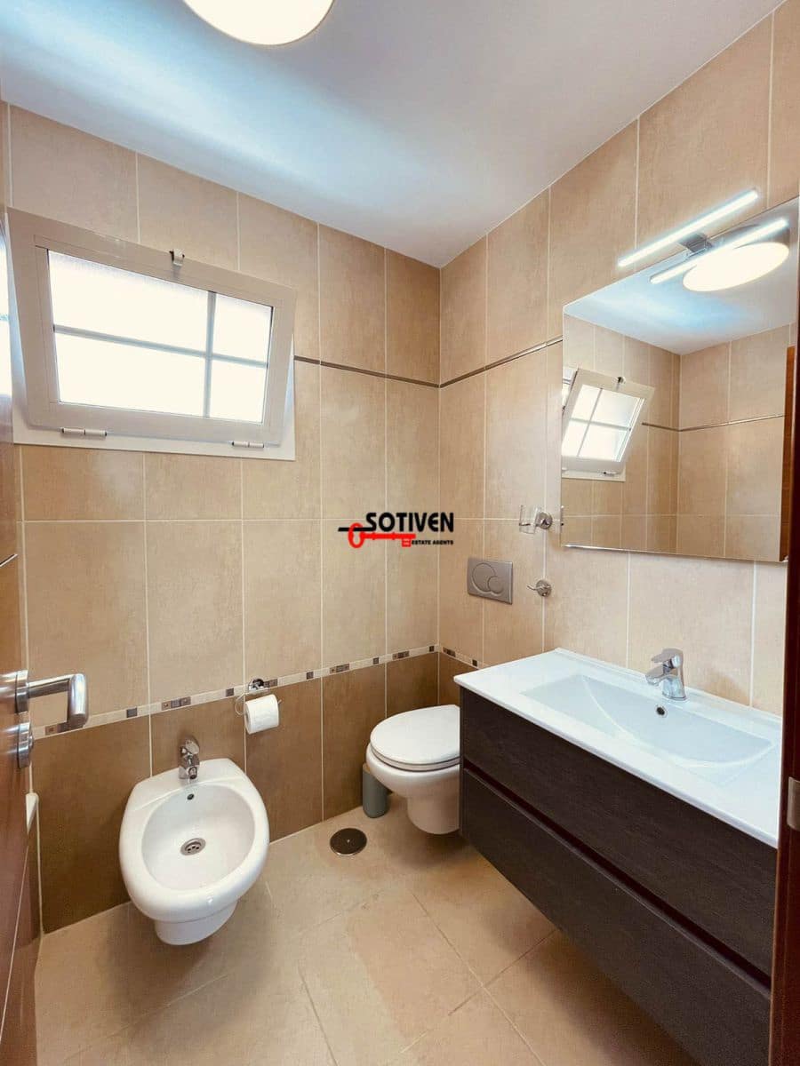 4 soveværelse Villa til leje i Los Cristianos med garage - € 5.500 (Ref: 8047851)