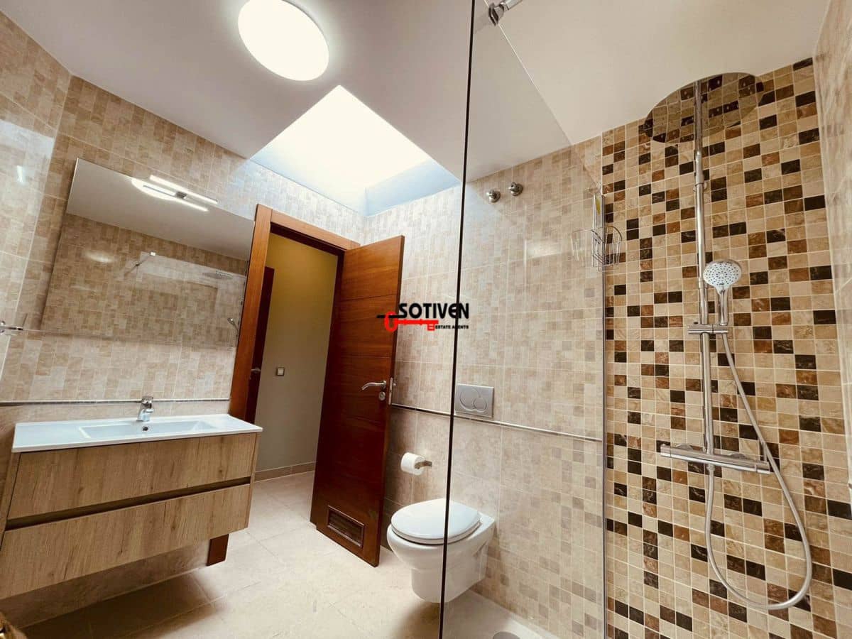 4 soveværelse Villa til leje i Los Cristianos med garage - € 5.500 (Ref: 8047851)