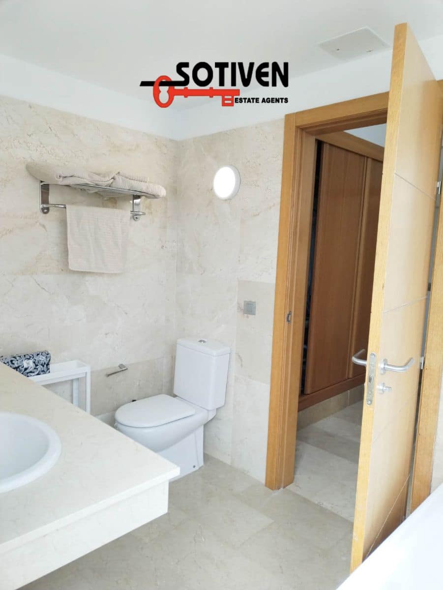 2 soveværelse Rækkehus til leje i Amarilla Golf med garage - € 2.700 (Ref: 8297758)