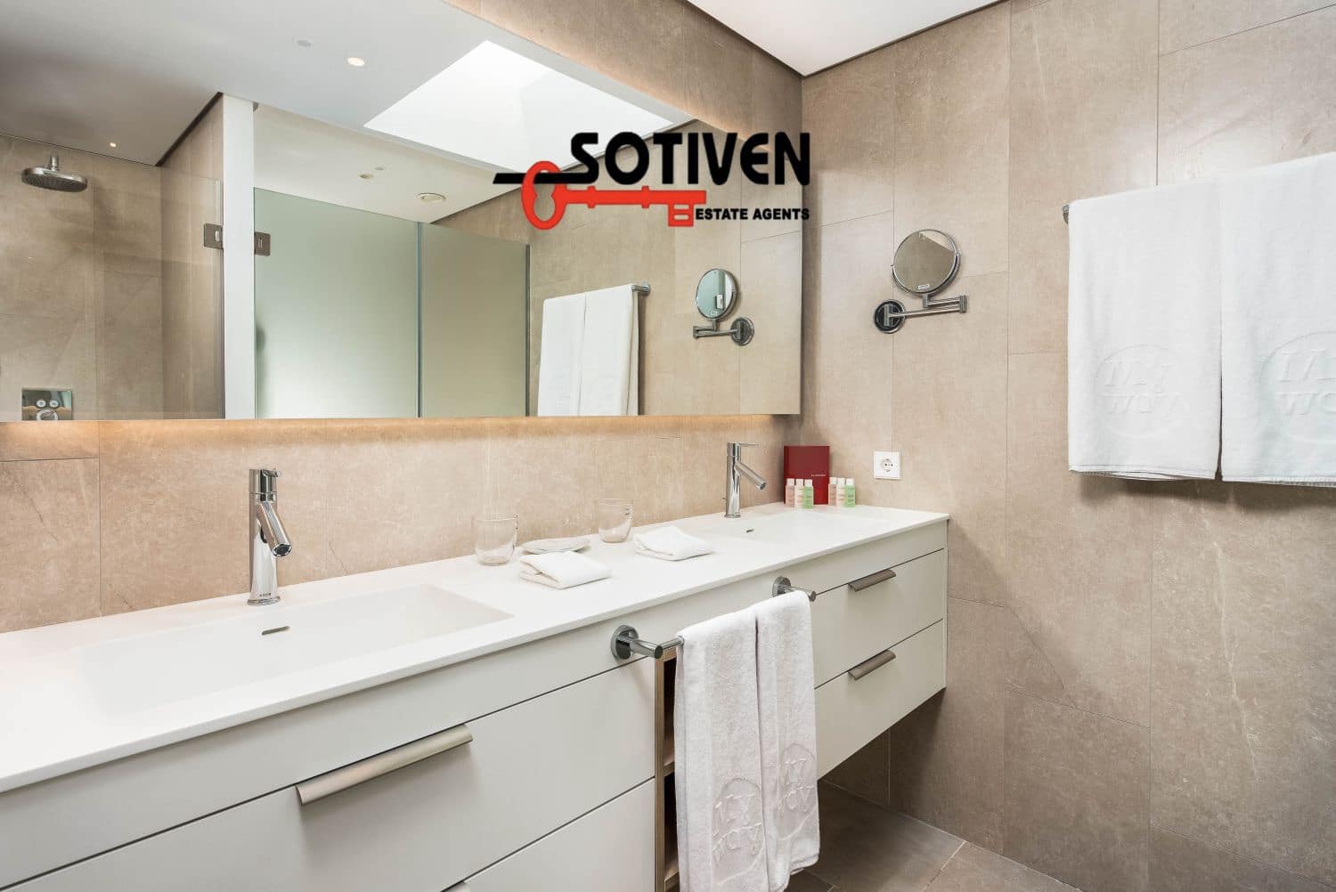 2 bedroom Apartment for sale in Guia de Isora - € 945,000 (Ref: 8685916)