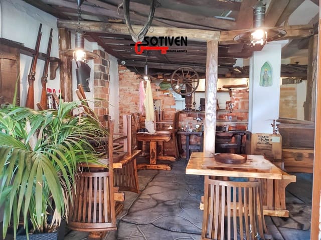 Erhverv til salg i Parque de la Reina, Arona - € 70.000 (Ref: 8791986)