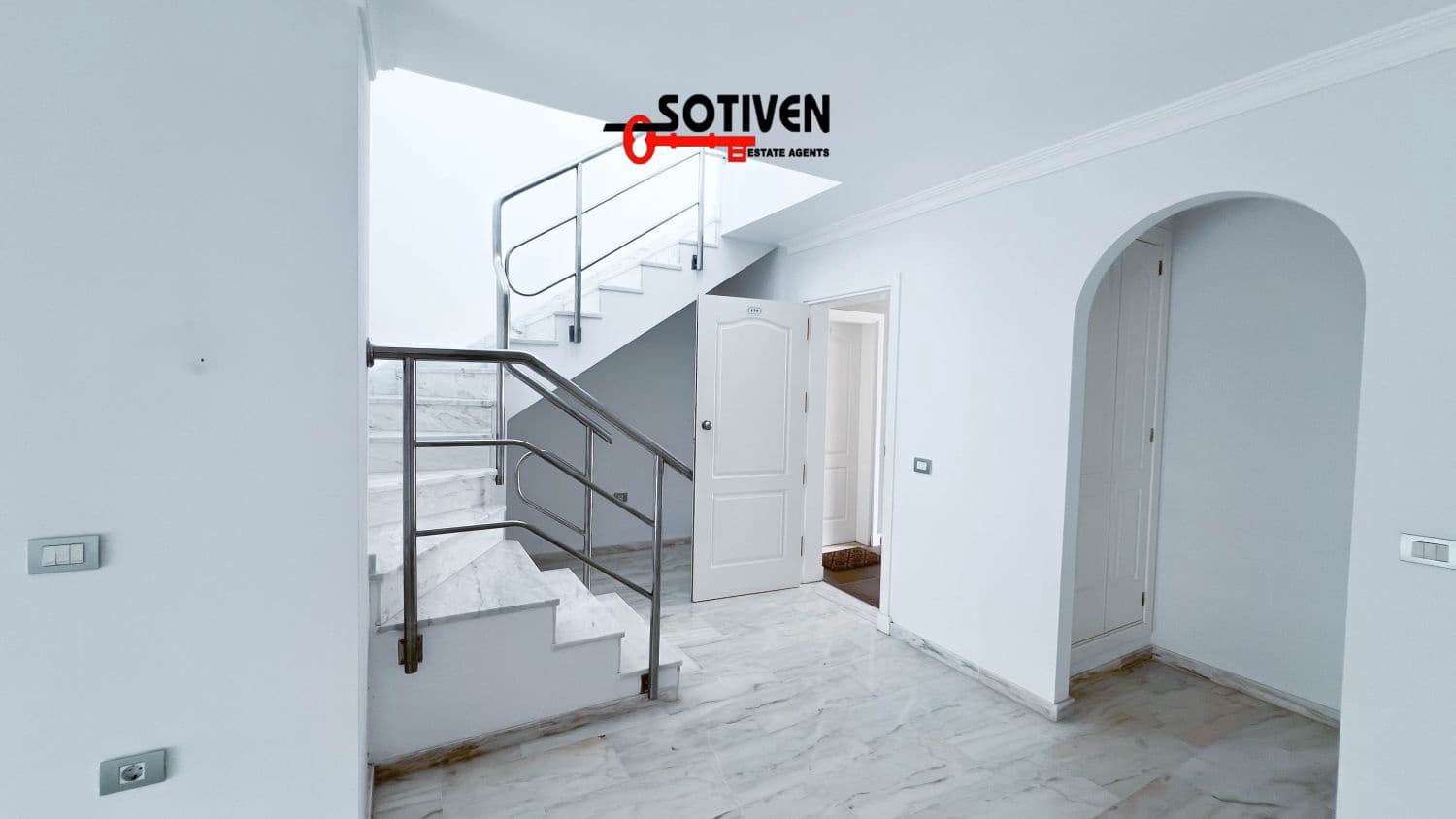 2 soveværelse Lejlighed til salg i Puerto Santiago med garage - € 550.883 (Ref: 8960390)