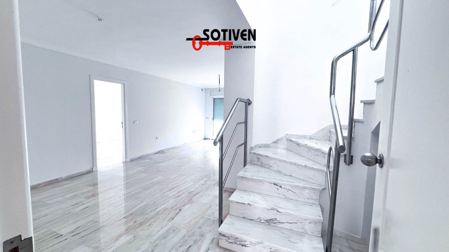 2 soveværelse Lejlighed til salg i Puerto Santiago med garage - € 550.883 (Ref: 8960390)