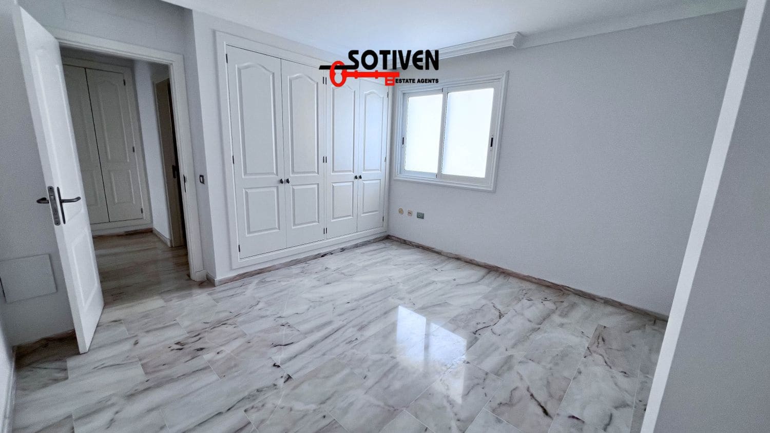 2 soveværelse Lejlighed til salg i Puerto Santiago med garage - € 550.883 (Ref: 8960390)