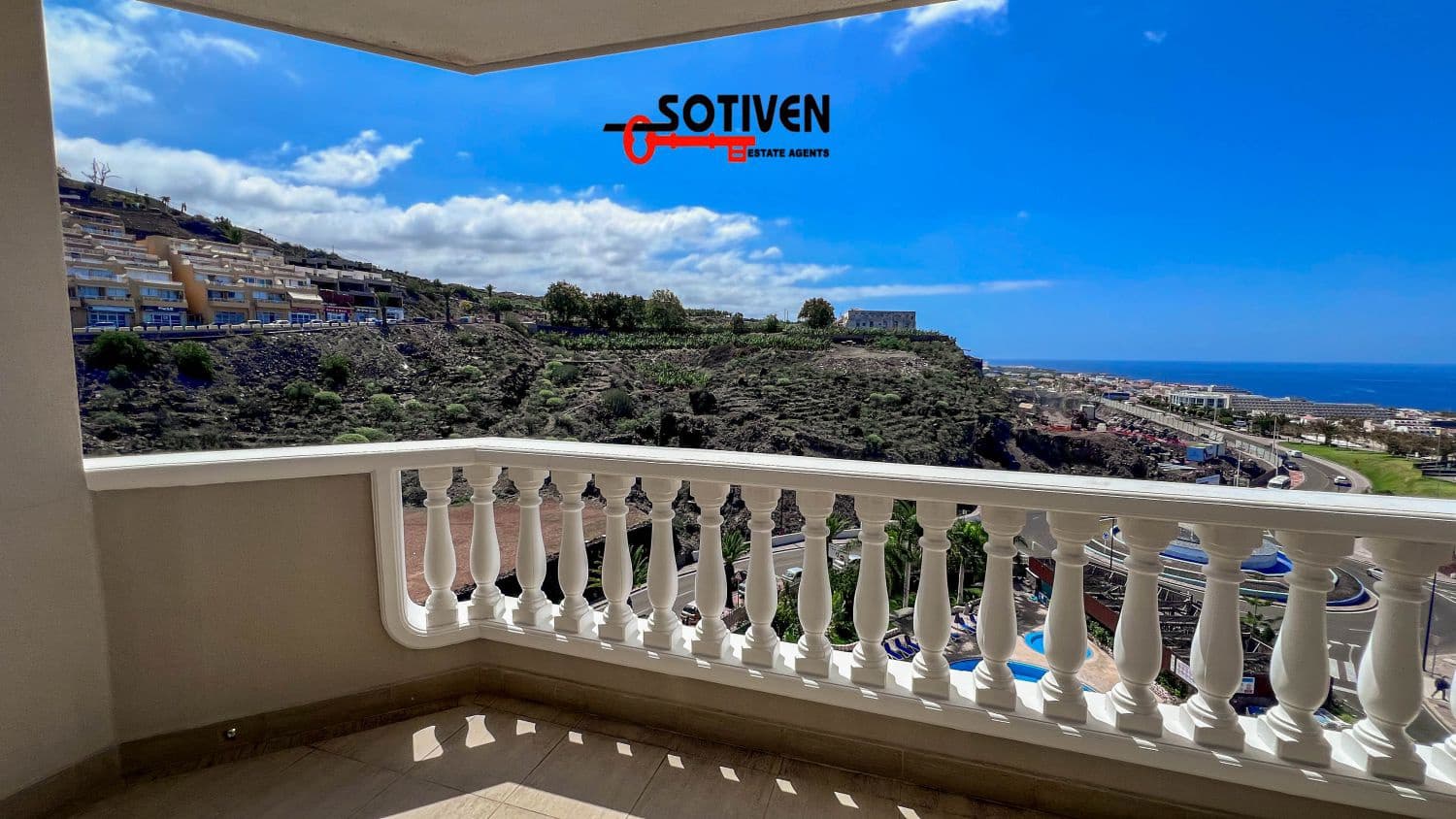 2 soveværelse Lejlighed til salg i Puerto Santiago med garage - € 550.883 (Ref: 8960390)