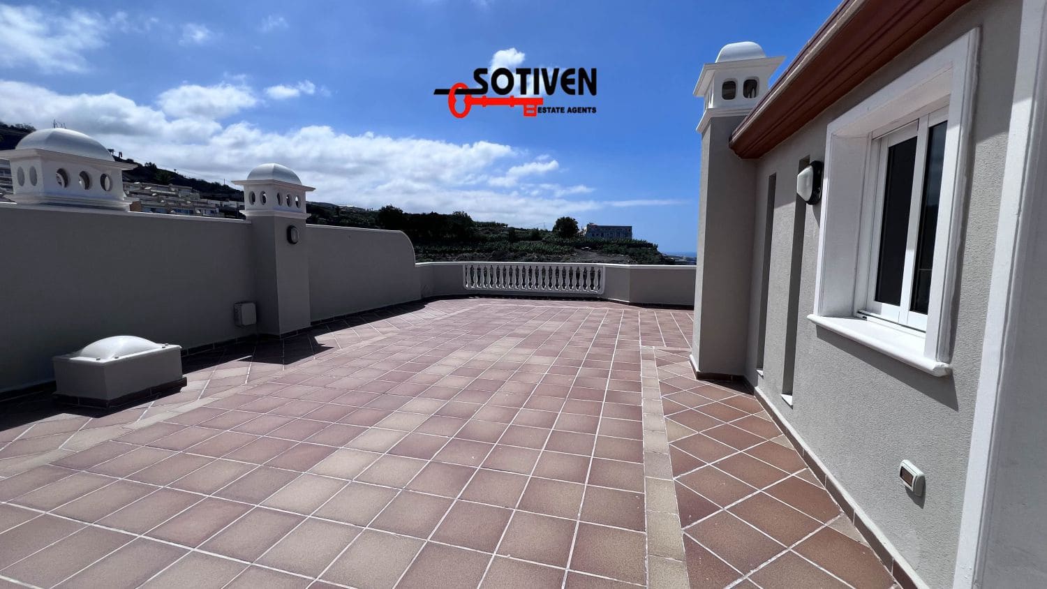 2 soveværelse Lejlighed til salg i Puerto Santiago med garage - € 550.883 (Ref: 8960390)