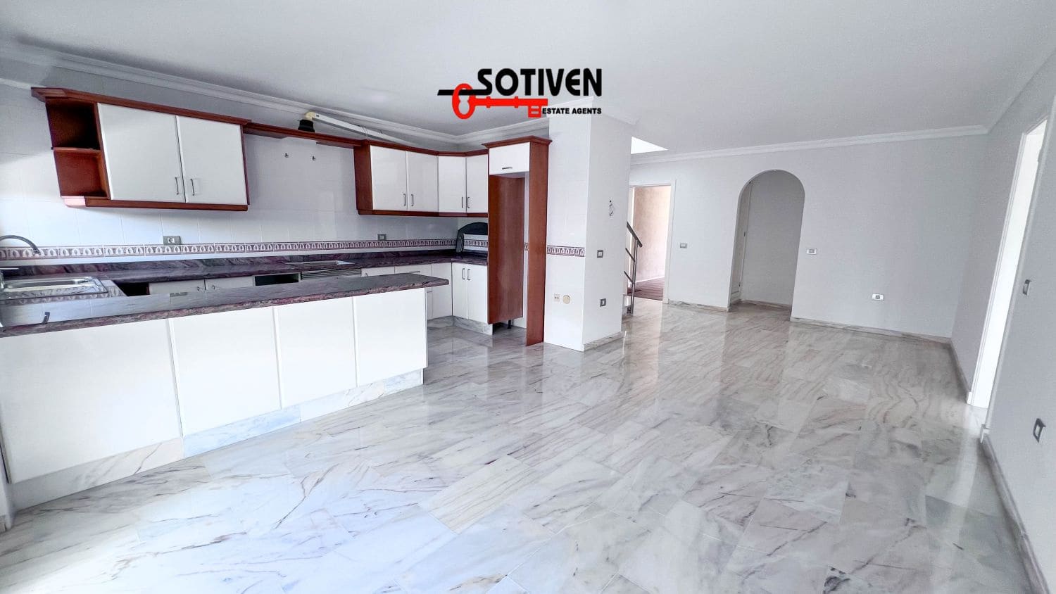 2 soveværelse Lejlighed til salg i Puerto Santiago med garage - € 550.883 (Ref: 8960390)