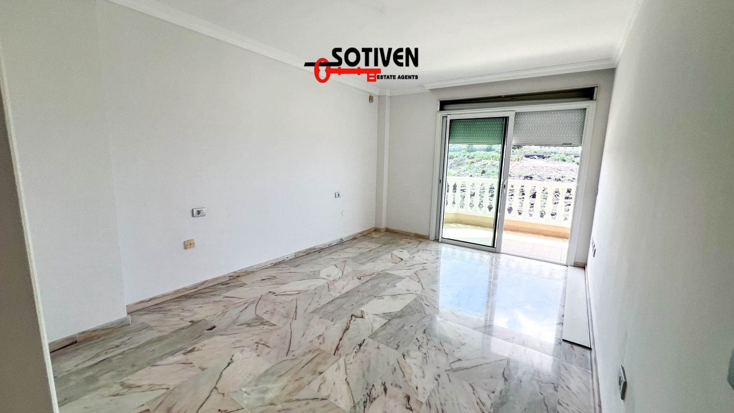 2 soveværelse Lejlighed til salg i Puerto Santiago med garage - € 550.883 (Ref: 8960390)