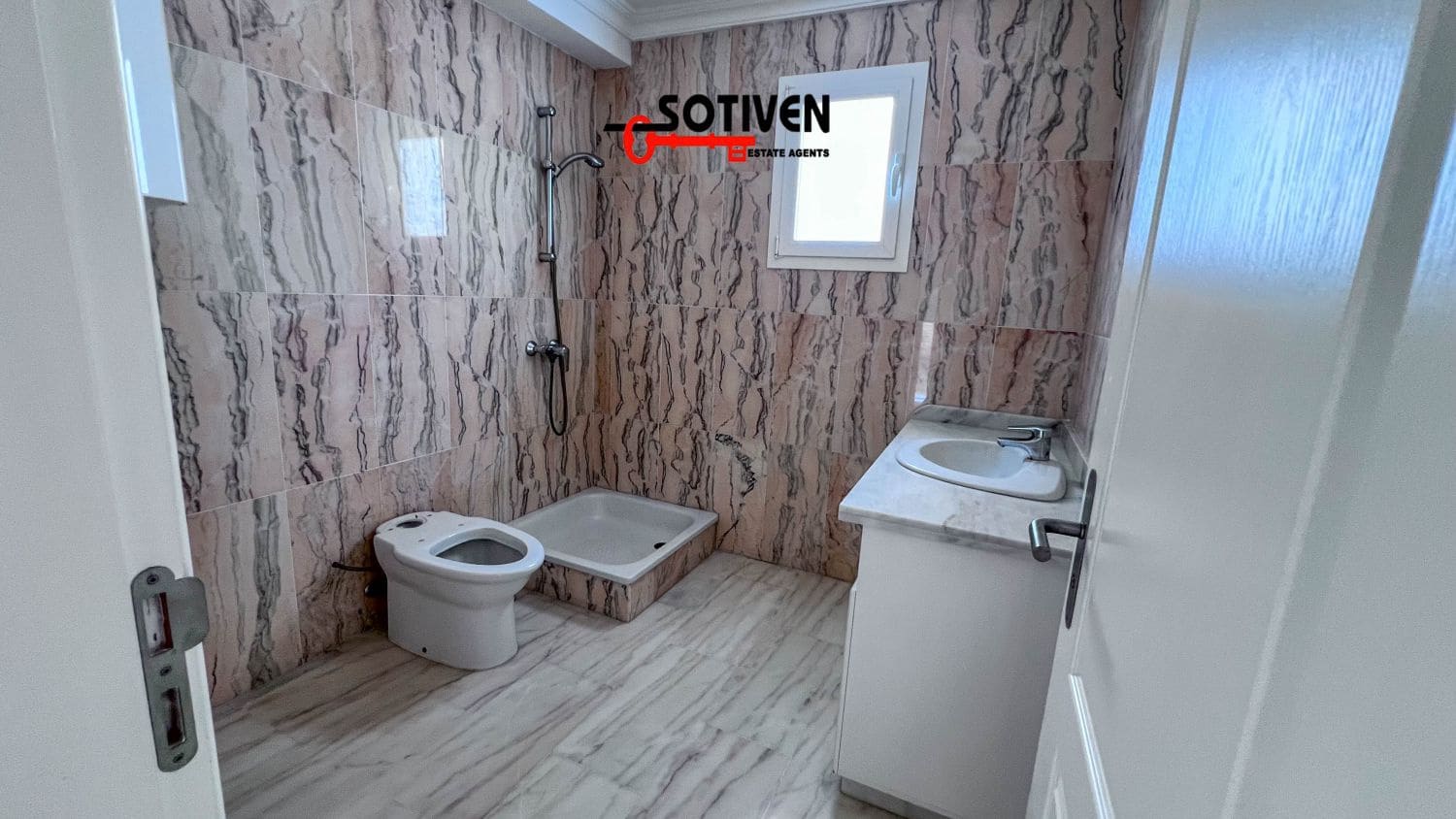 2 soveværelse Lejlighed til salg i Puerto Santiago med garage - € 550.883 (Ref: 8960390)