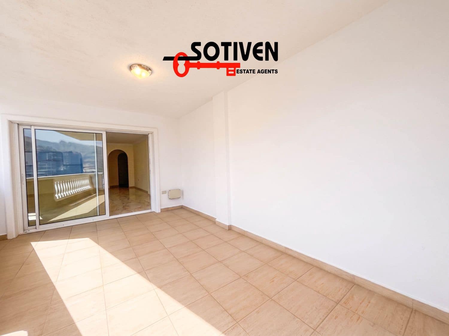 2 soveværelse Lejlighed til salg i Puerto Santiago med garage - € 529.000 (Ref: 8960390)