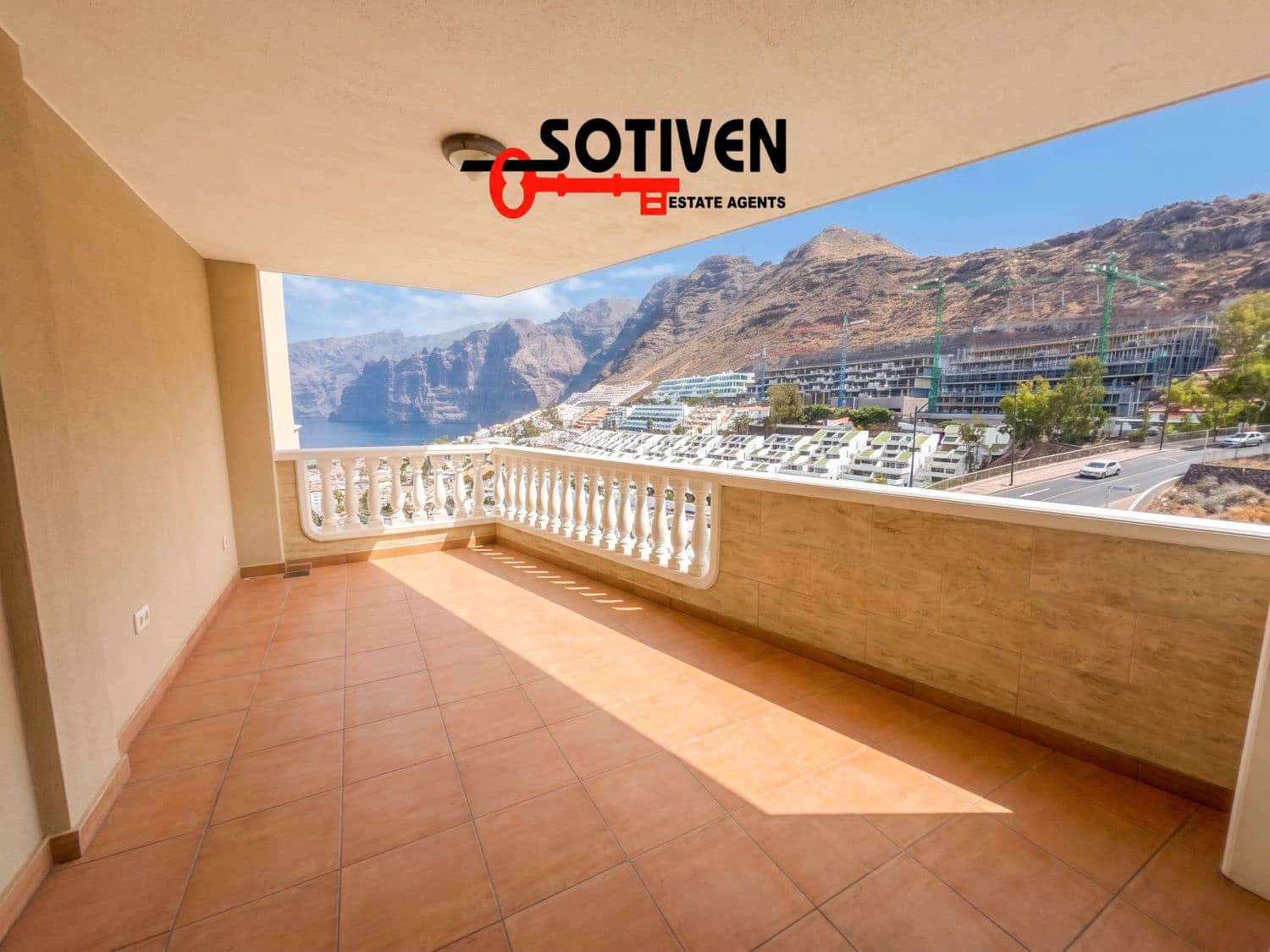 2 soveværelse Lejlighed til salg i Puerto Santiago med garage - € 529.000 (Ref: 8960390)