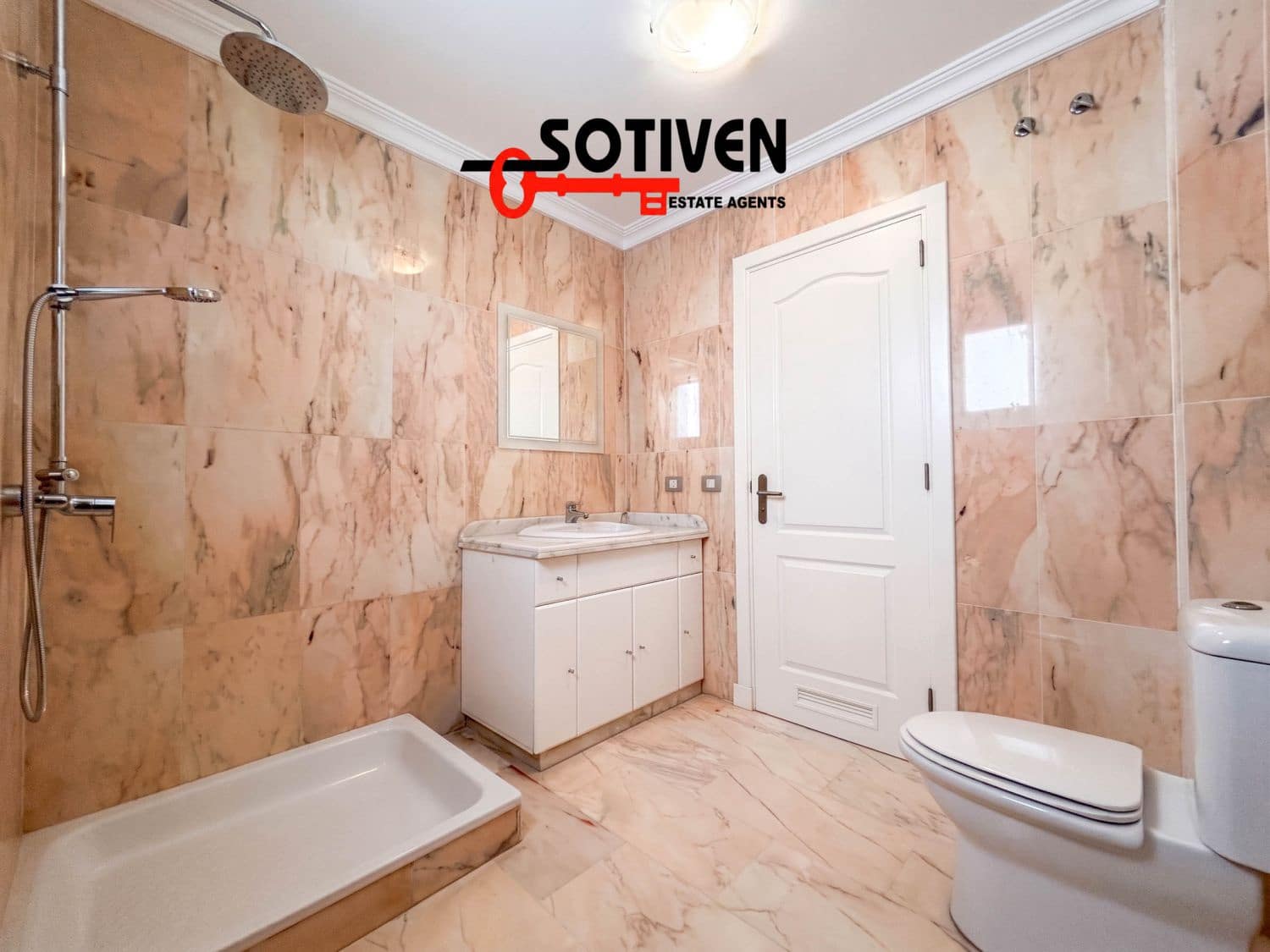 2 soveværelse Lejlighed til salg i Puerto Santiago med garage - € 529.000 (Ref: 8960390)