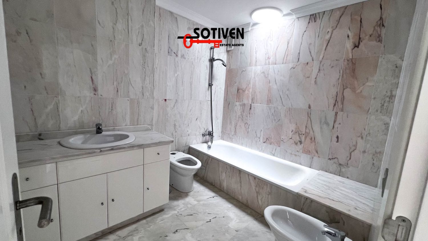 2 soveværelse Lejlighed til salg i Puerto Santiago med garage - € 594.423 (Ref: 8960391)