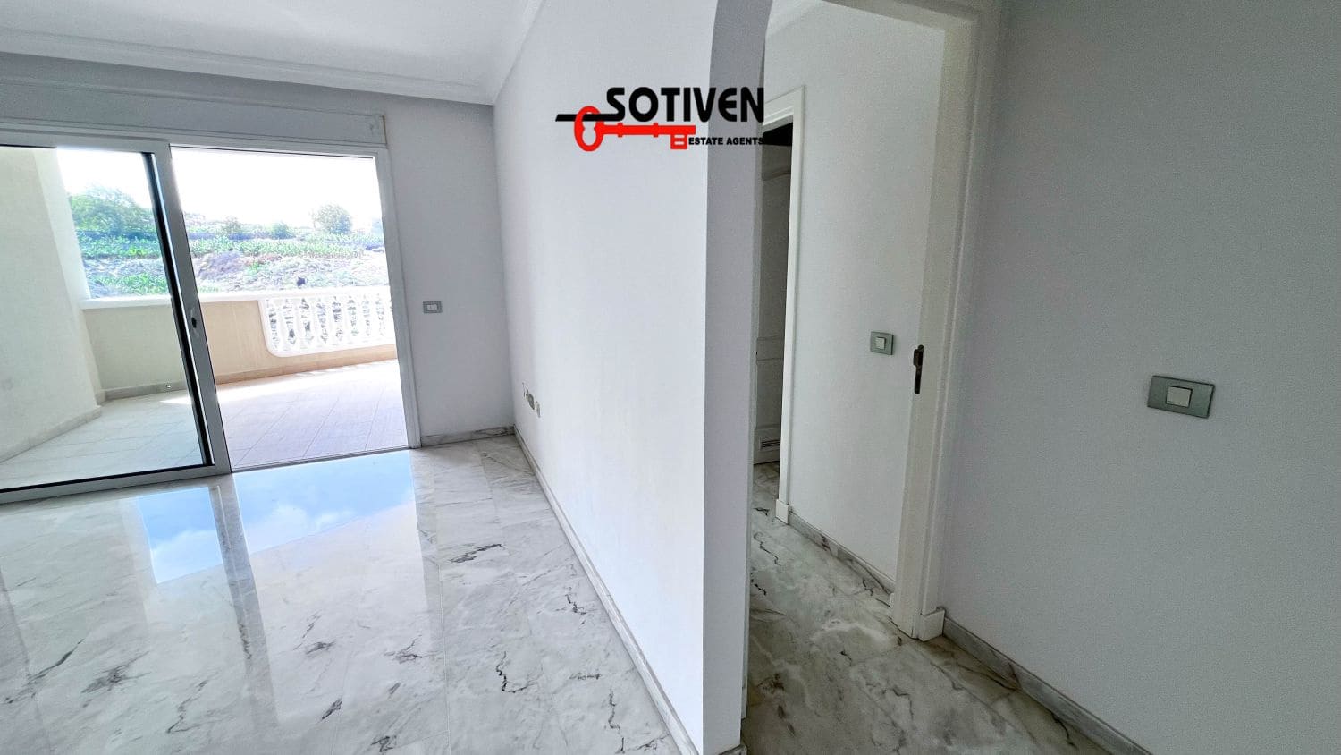 2 soveværelse Lejlighed til salg i Puerto Santiago med garage - € 594.423 (Ref: 8960391)