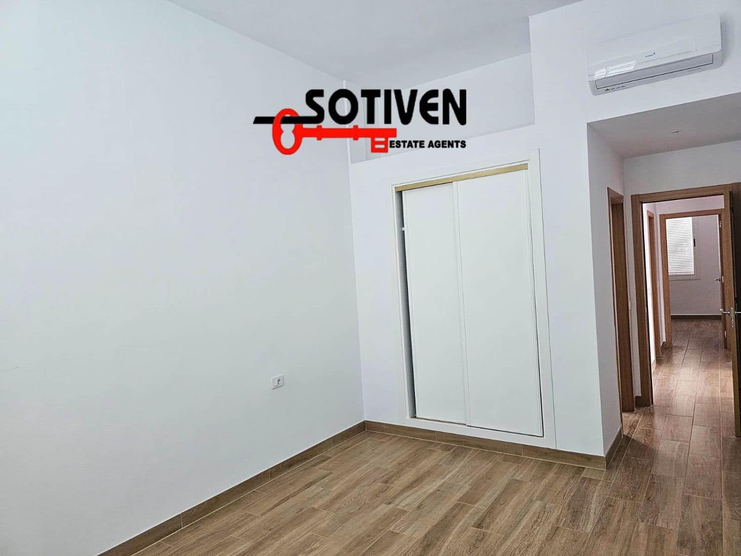 5 soveværelse Villa til salg i Guargacho med garage - € 820.000 (Ref: 8982719)