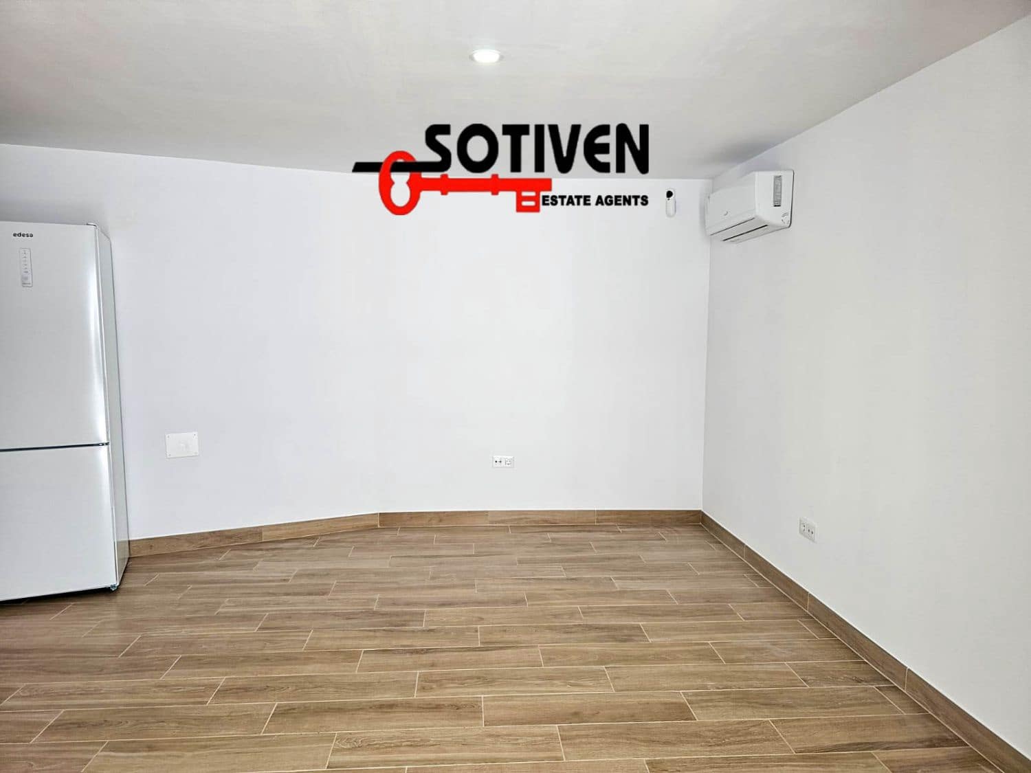 5 soveværelse Villa til salg i Guargacho med garage - € 820.000 (Ref: 8982719)