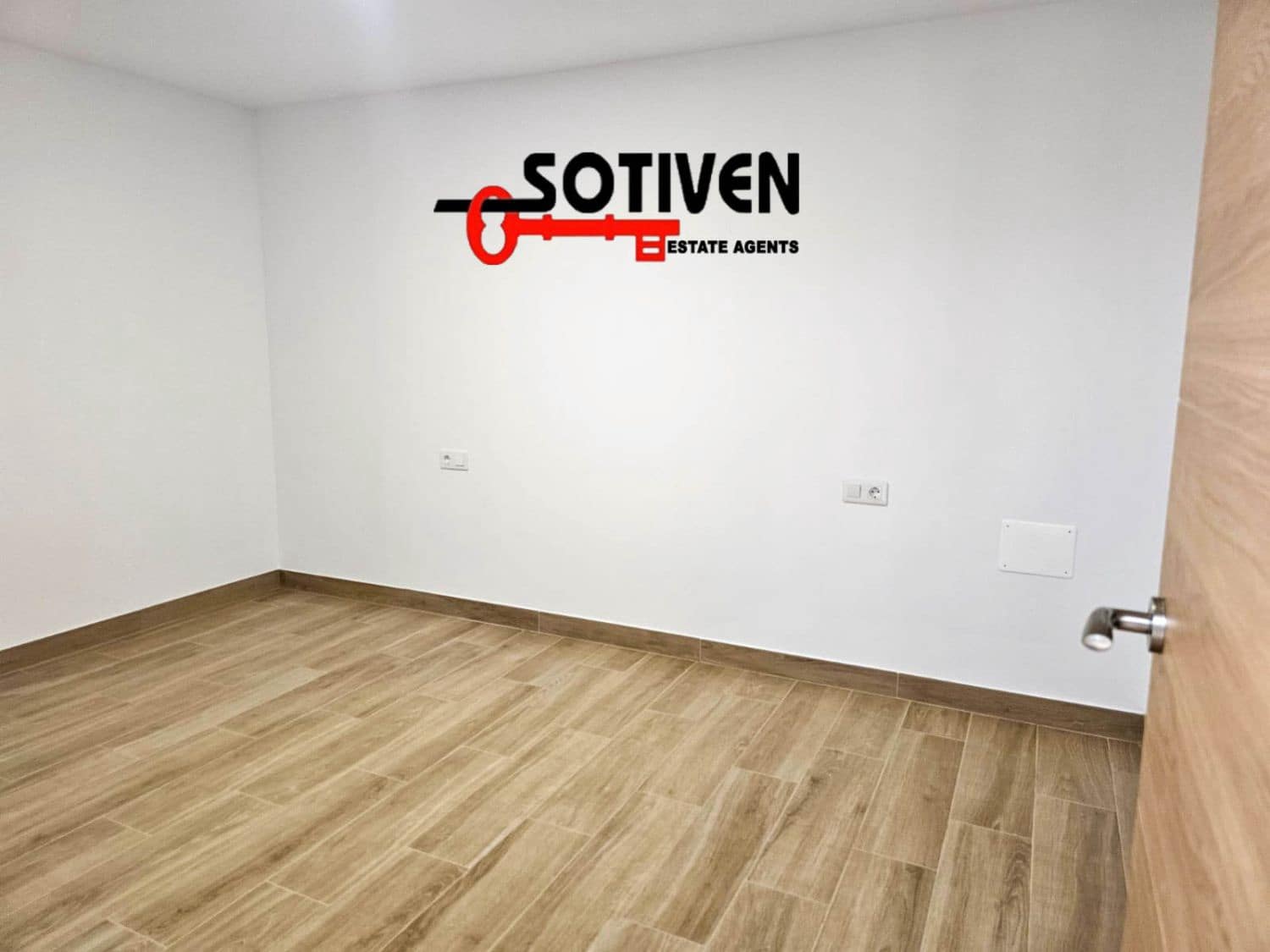 5 soveværelse Villa til salg i Guargacho med garage - € 820.000 (Ref: 8982719)