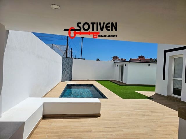 5 soveværelse Villa til salg i Guargacho med garage - € 820.000 (Ref: 8982719)