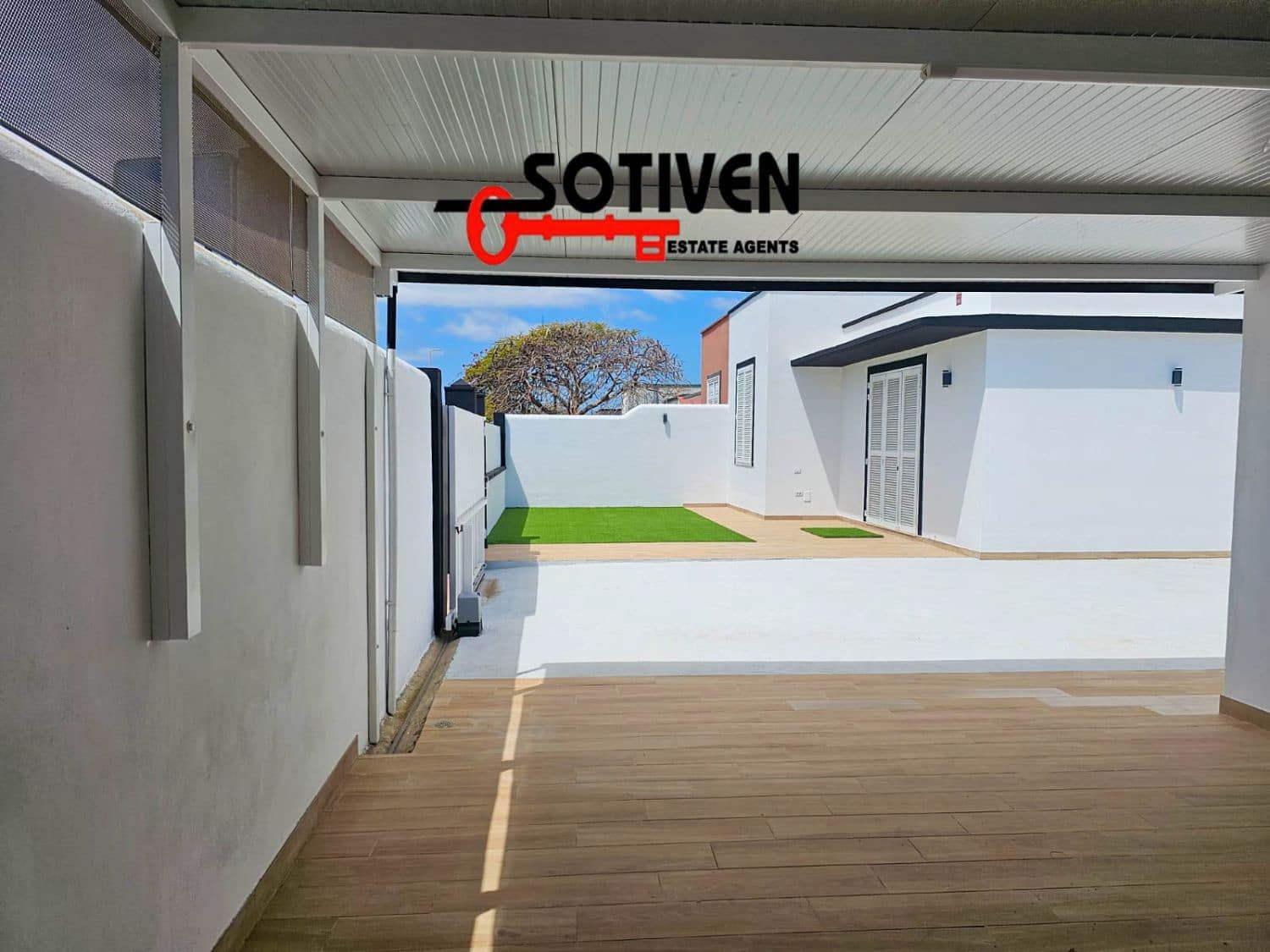 5 soveværelse Villa til salg i Guargacho med garage - € 820.000 (Ref: 8982719)