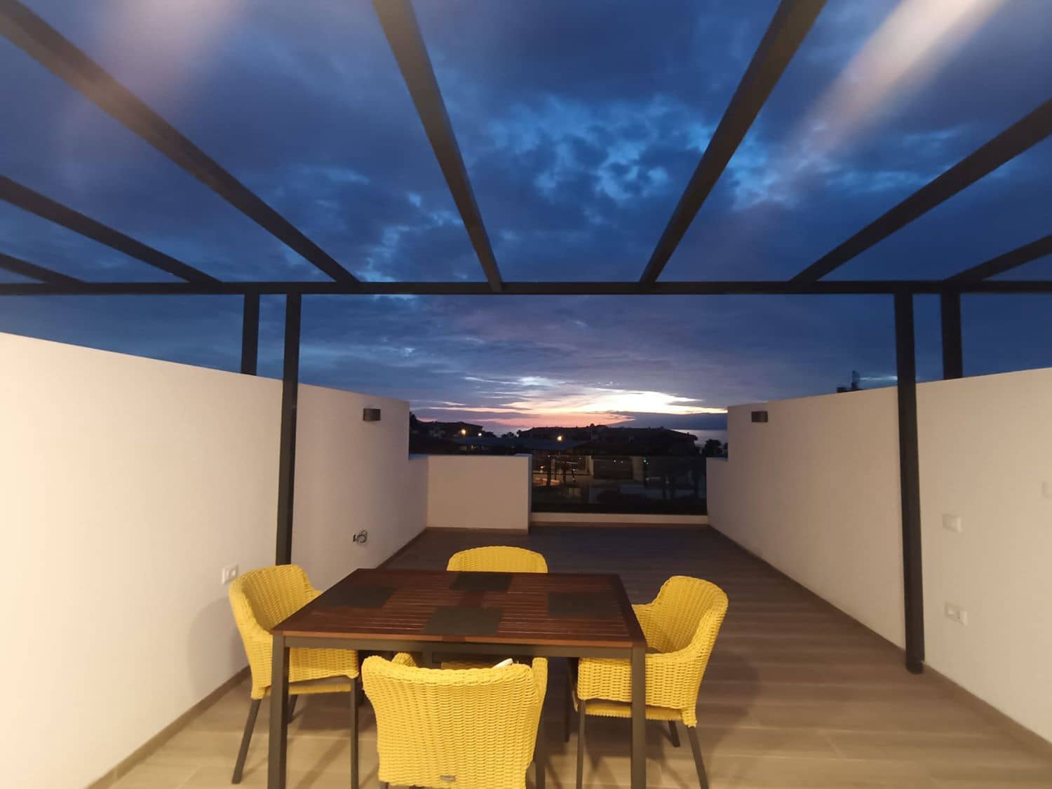 3 quarto Moradia em Banda para venda em Playa San Juan com garagem - 509 500 € (Ref: 9040496)