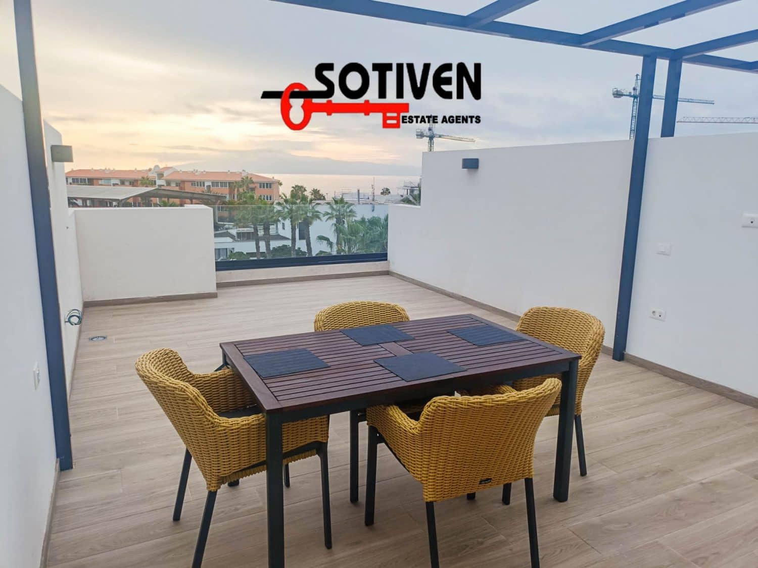 3 quarto Moradia em Banda para venda em Playa San Juan com garagem - 509 500 € (Ref: 9040496)