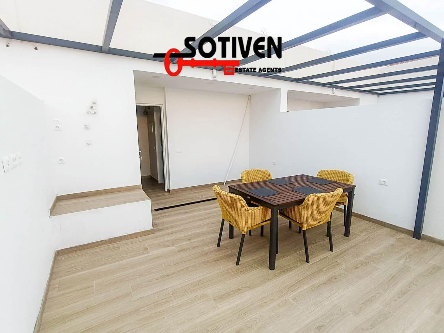 3 quarto Moradia em Banda para venda em Playa San Juan com garagem - 509 500 € (Ref: 9040496)