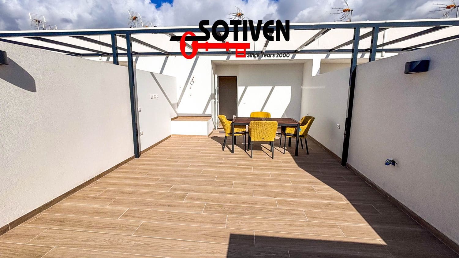 3 soveværelse Rækkehus til salg i Playa San Juan med garage - € 509.500 (Ref: 9040496)