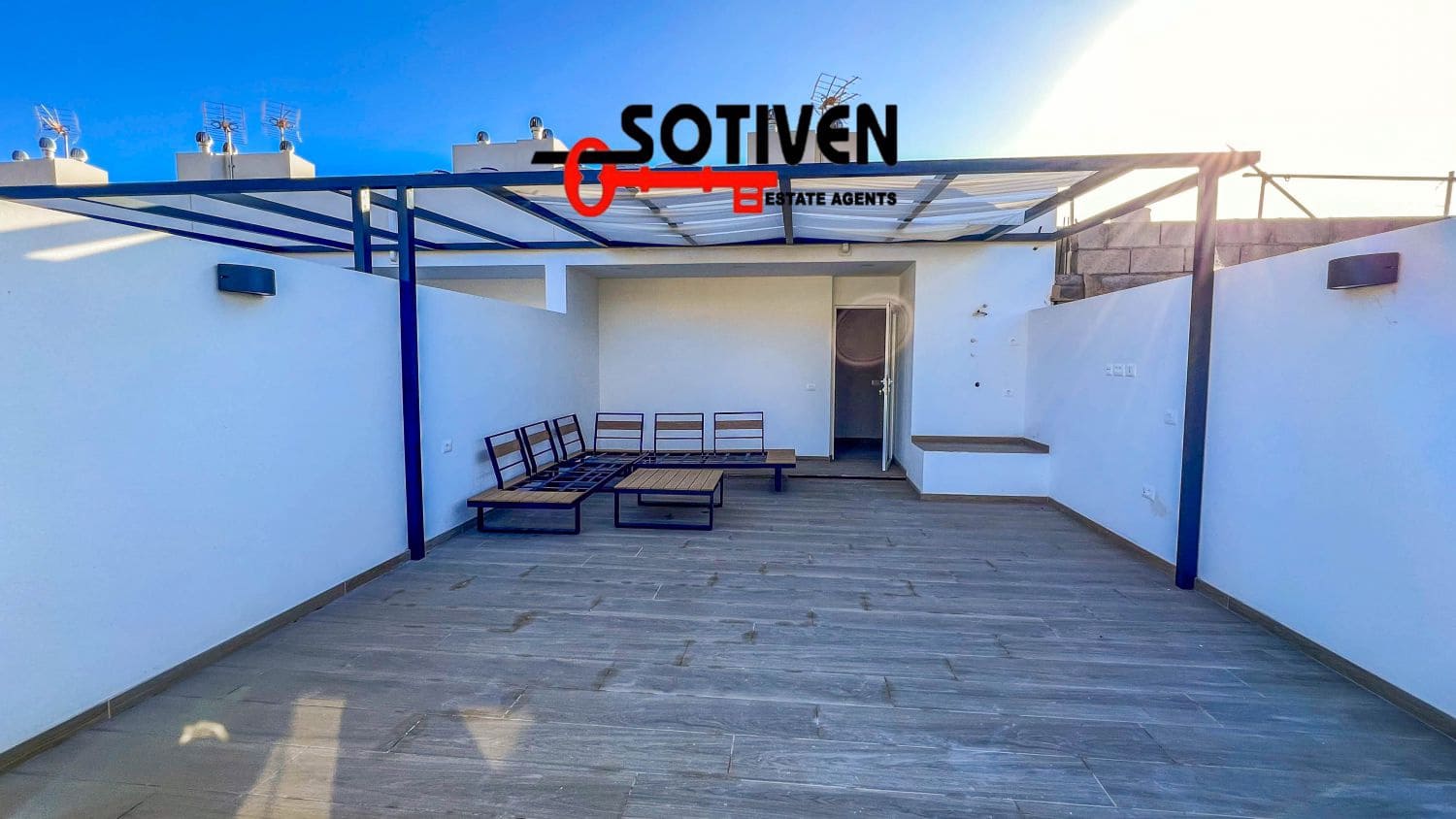 3 soveværelse Rækkehus til salg i Playa San Juan med garage - € 455.000 (Ref: 9040499)