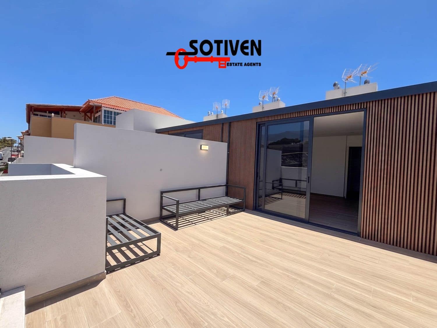 3 soverom Rekkehus til salgs i Playa San Juan med garasje - € 399 500 (Ref: 9040499)