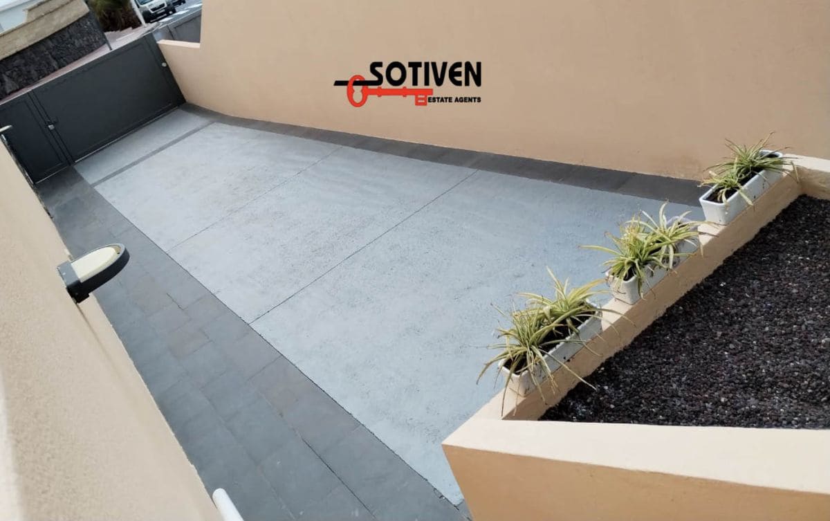 3 sovrum Hus att hyra i El Madronal med garage - 2 900 € (Ref: 9042610)