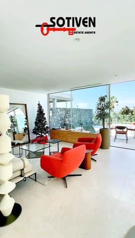 Chalet de 4 habitaciones en San Eugenio Alto, Adeje en venta - 2.700.000 € (Ref: 9119080)