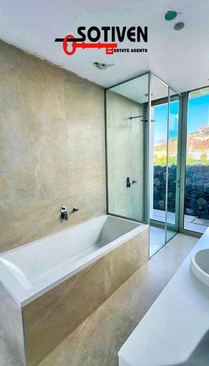 4 soveværelse Villa til salg i Costa Adeje - € 2.700.000 (Ref: 9119080)