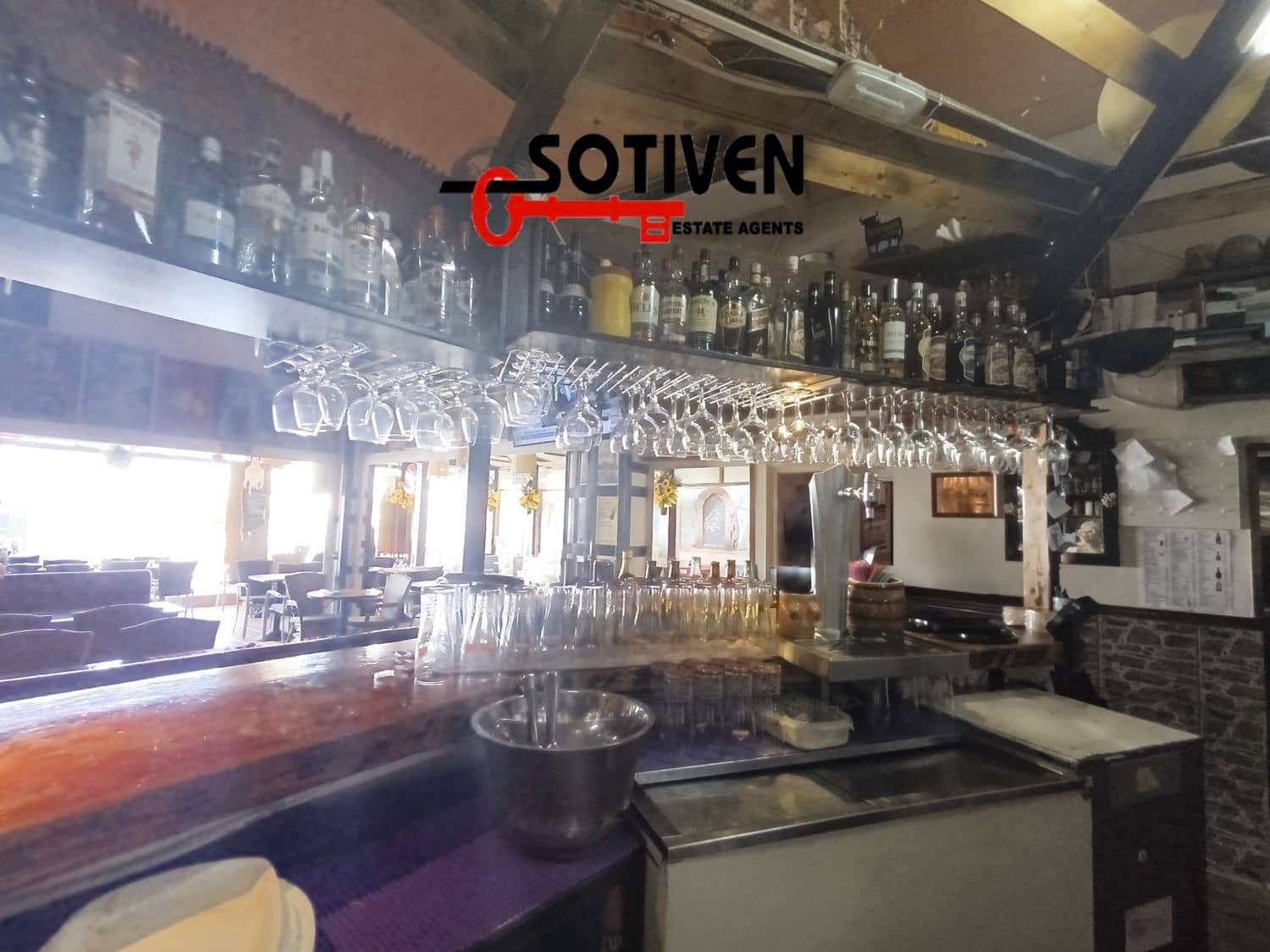 Commercial for sale in Costa Adeje - € 240,000 (Ref: 9152695)