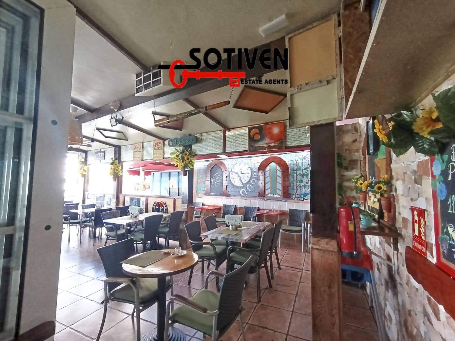 Commercial for sale in Costa Adeje - € 240,000 (Ref: 9152695)