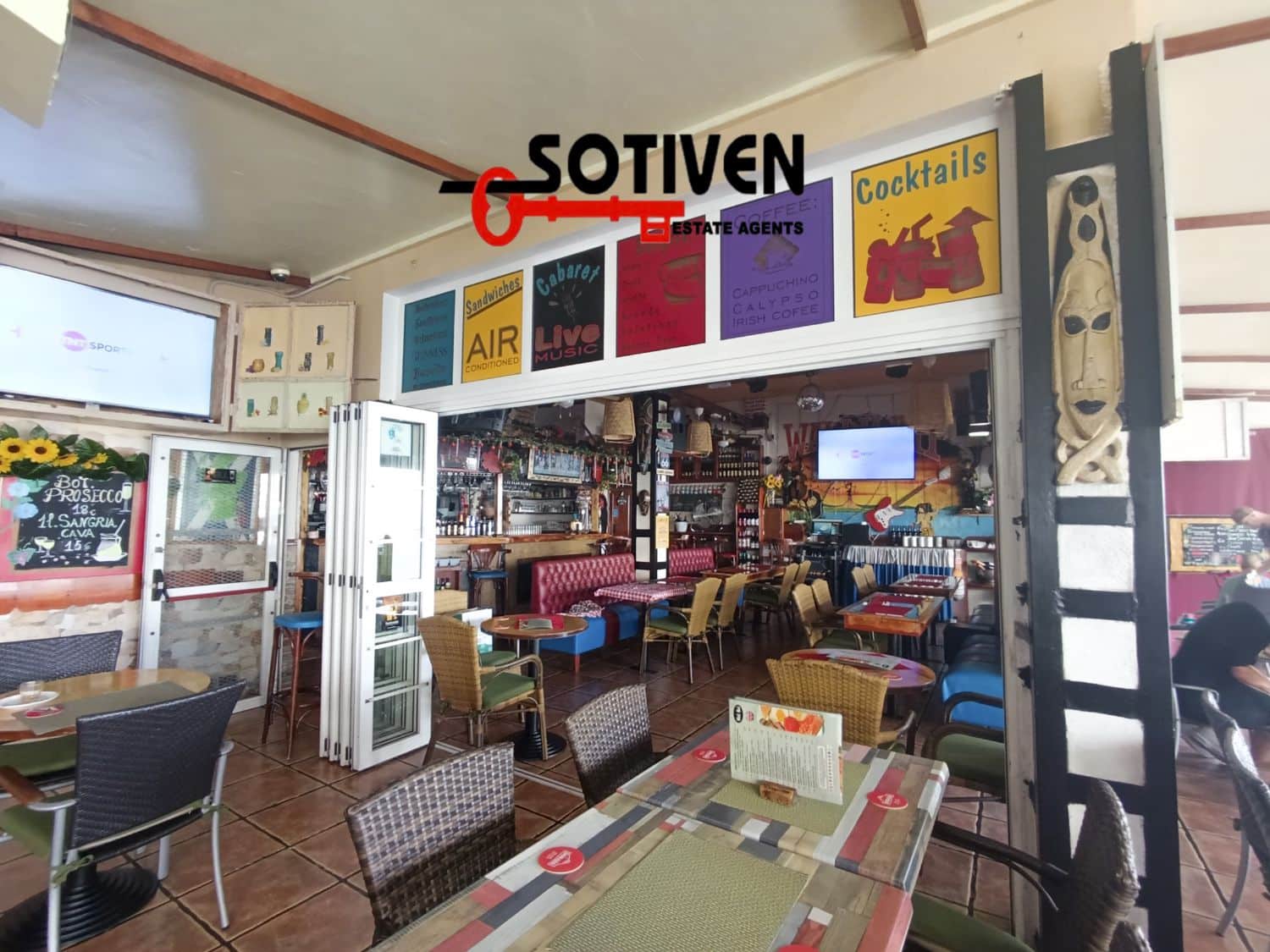 Commercial for sale in Costa Adeje - € 240,000 (Ref: 9152695)