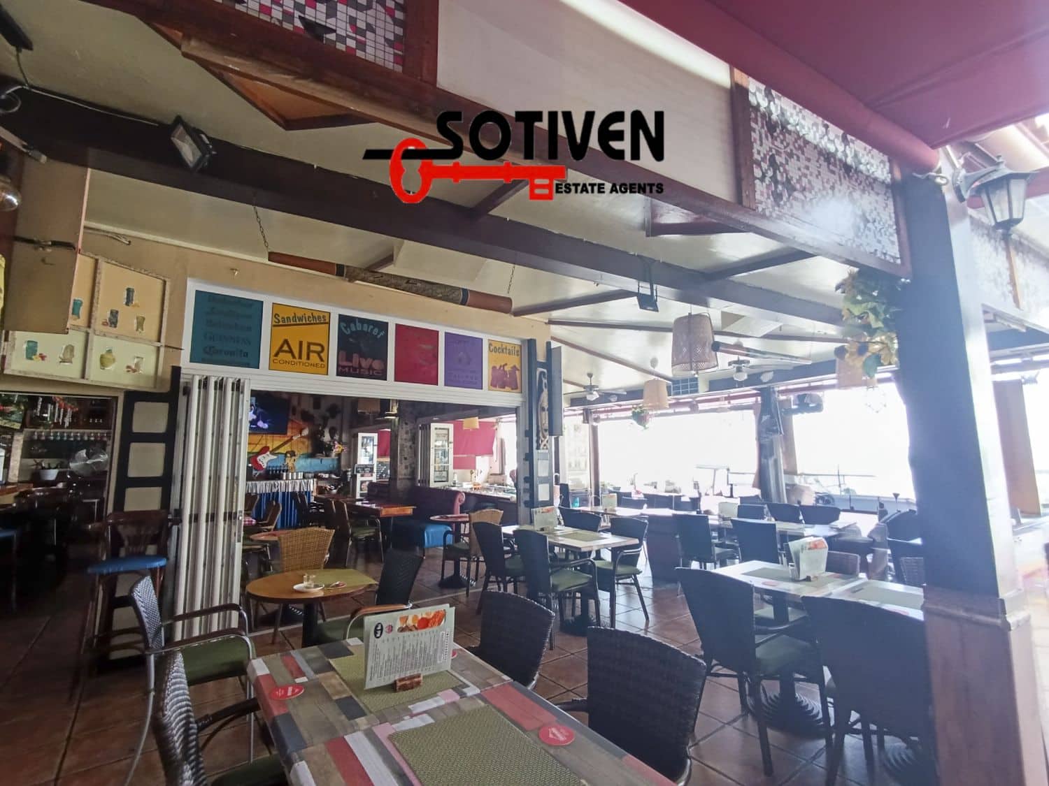 Commercial for sale in Costa Adeje - € 240,000 (Ref: 9152695)