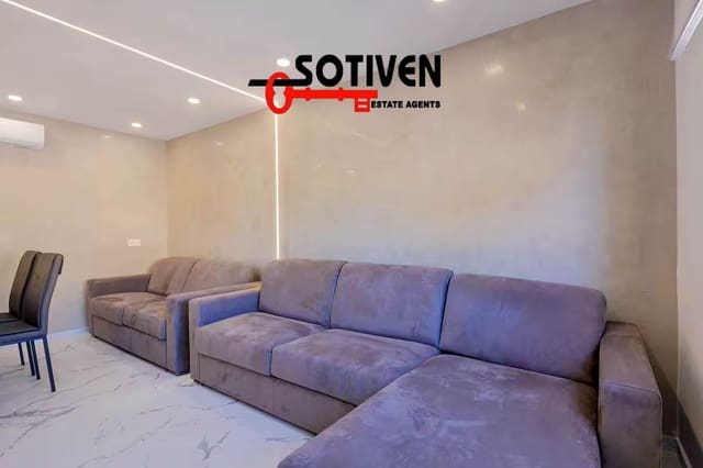 4 quarto Moradia em Banda para venda em Fañabe, Adeje com garagem - 490 000 € (Ref: 9159949)