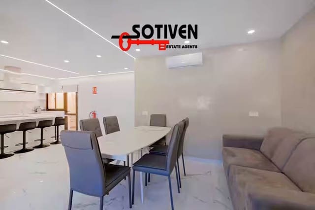 4 quarto Moradia em Banda para venda em Fañabe, Adeje com garagem - 490 000 € (Ref: 9159949)